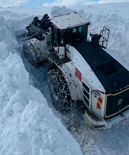 Yüksekova’da karla mücadele çalışması devam ediyor