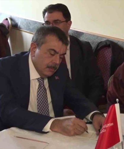Milli Eğitim Bakanı Tekin, Öğrenci Çalıştayı’nda gençlerle buluştu