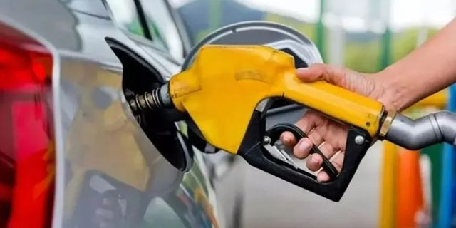 Benzine yarın zam bekleniyor