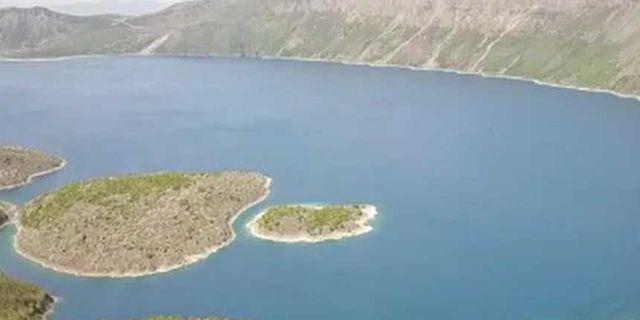 Dünyanın ikinci büyük krater gölünde turizm sezonu açıldı