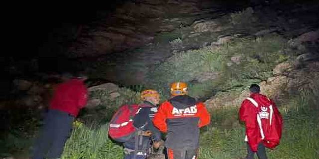 Erek Dağı'nda mahsur kalan 2 kişi drone yardımıyla kurtarıldı