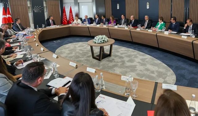 CHP’nin yeni MYK’si 6 saat sürdü: İlk karar ‘parti denetiminde ön seçim'