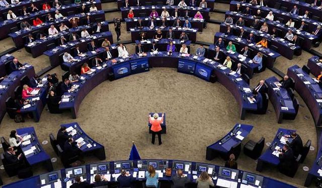 Avrupa Parlamentosu yeni göç yasasını onayladı