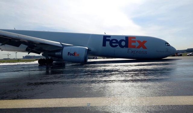 İstanbul Havalimanı'nda korkutan anlar: Uçak gövdesi üstüne iniş yaptı