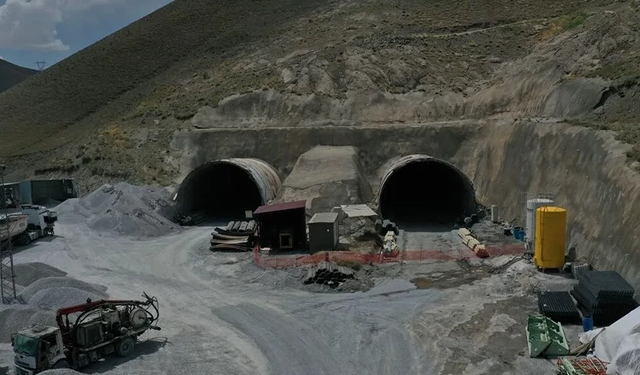 Van-Hakkari Karayolu'nda Yeni Müjde: Güzeldere Tüneli'nin İlk Tüpü Açılıyor!
