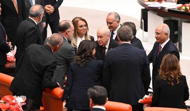 Devlet Bahçeli yeni yasama yılının açılışında DEM Partililerle tokalaştı