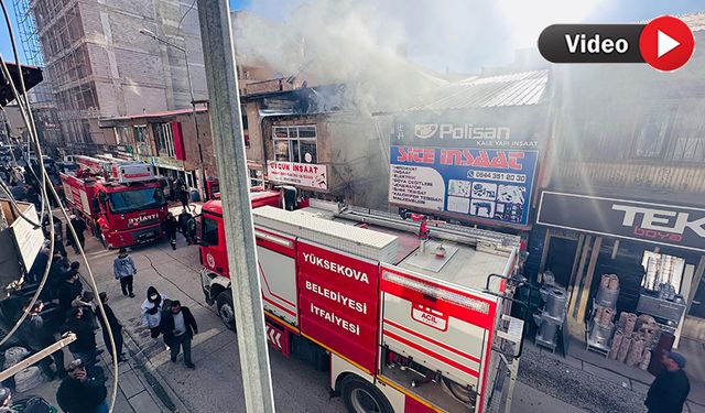 Yüksekova’da bir iş yerinde yangın çıktı