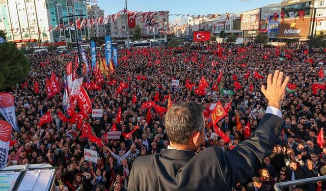 Esenyurt'ta dev miting: ‘Kayyum politikalarıyla Kürt sorununun var olduğunu dünyaya ilan ettiler’