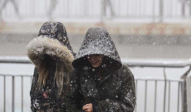 Türkiye’de kar esareti: Yollar kapandı, çok sayıda kişi mahsur kaldı