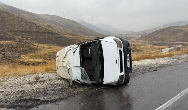 Yüksekova-Van karayolunda kaza: 1 yaralı