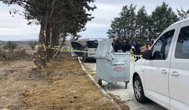 İki kuzen mezarlıkta park halindeki araçta ölü bulundu