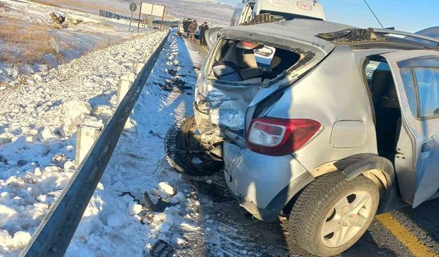 Öğretmenleri taşıyan minibüs kaza yaptı: 14 yaralı