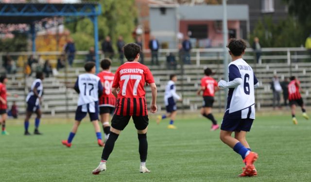 Yüksekova Spor dolu dizgin ilerliyor