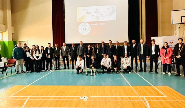 Yüksekova’da liseler arası yarışmanın kazananı belli oldu