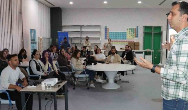 Bilim merkezi, 20 ilden gelen eğitmen ve akademisyene ev sahipliği yapıyor