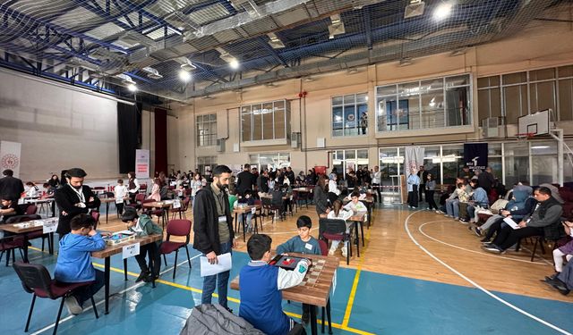 Yüksekova'da akıl ve zeka oyunları düzenlendi