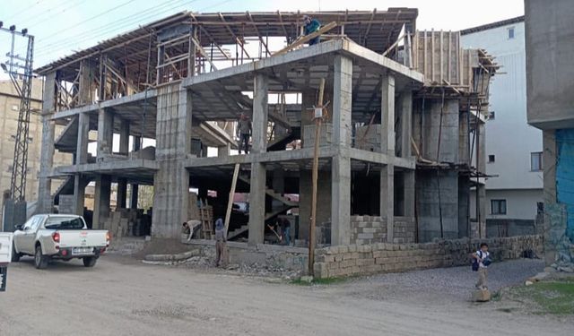 Mahalle sakinleri Hz. Ömer Camisi’nin tamamlanmasını talep ediyor