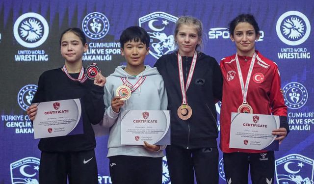 Hakkari’de Güreşte Büyük Başarı: Özdemir Avrupa Yolcusu