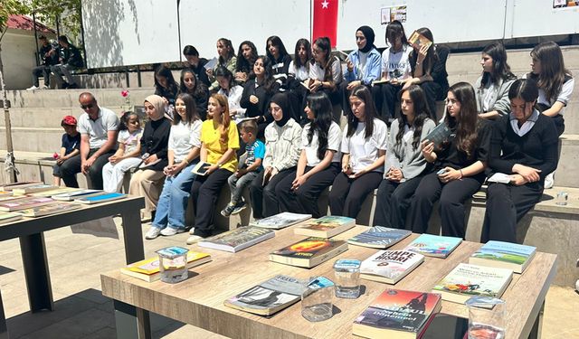 Yüksekova’da Kitap Okuma Etkinliğiyle Farkındalık Oluşturuldu