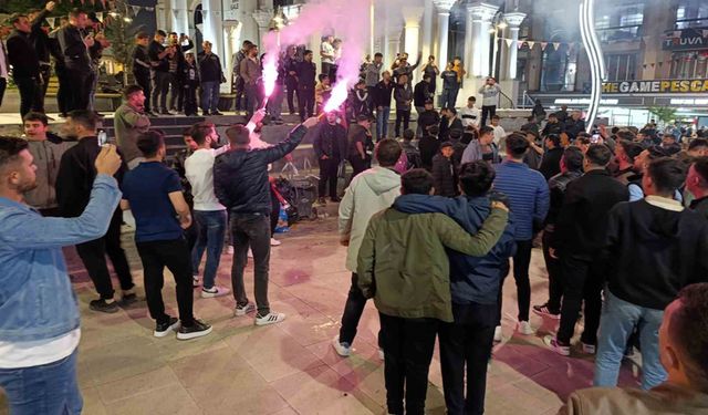 Vanspor FK taraftarının galibiyet coşkusu