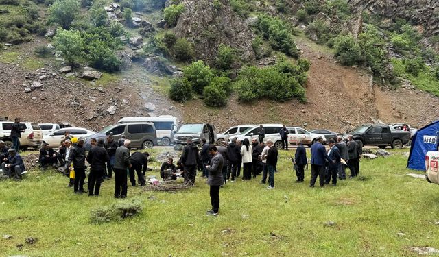 Yüksekova Halkı Kayıp Genç İçin Tek Yürek Oldu