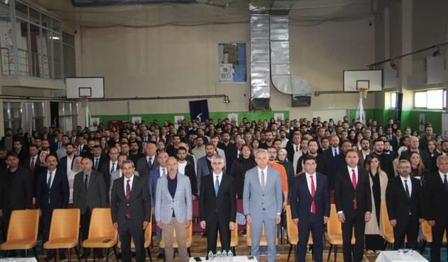 Bakan Yardımcısı Yılmaz, Yüksekova’da Öğretmenlerle Buluştu