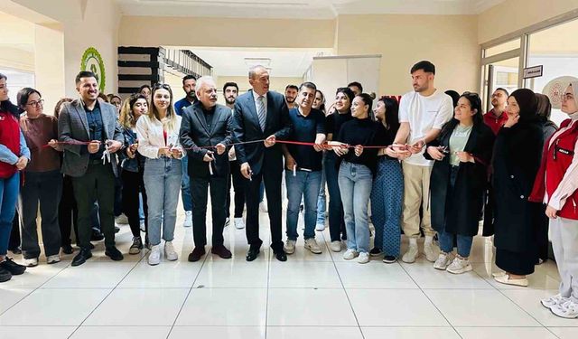 Van’da ‘Tiyatro Dekorları Maket Sergisi’ açıldı