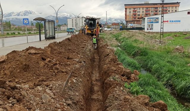 Yüksekova’da Elektrik Hatları Yer Altına Alınıyor