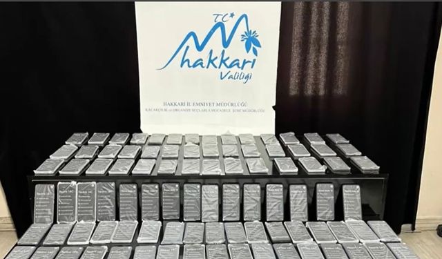 Hakkari’de 136 adet kaçak cep telefonu ele geçirildi