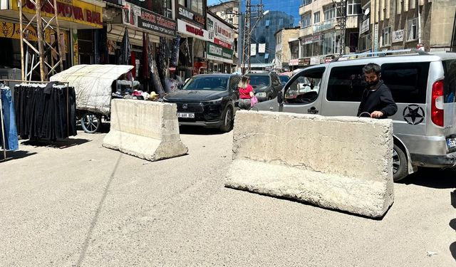 Yüksekova’da Sanat Sokağı Araç Trafiğine Kapatıldı.