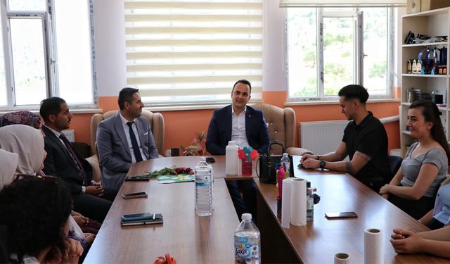 Kaymakam Sezai Demirci’den Okullara Ziyaret