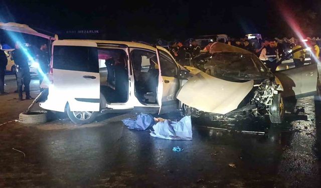Feci kaza: 3'ü aynı aileden 5 kişi yaşamını yitirdi