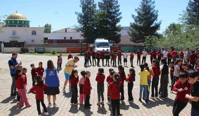 Cizre’de öğrenciler "Merkezim Her Yerde" Projesiyle doyasıya eğleniyor