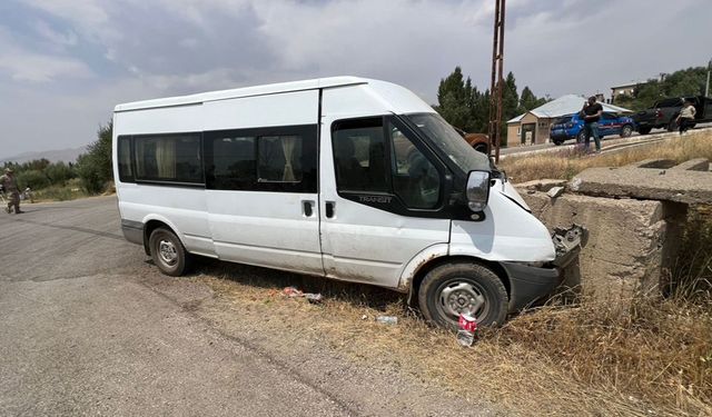 Yüksekova'da kaza: 4 Yaralı