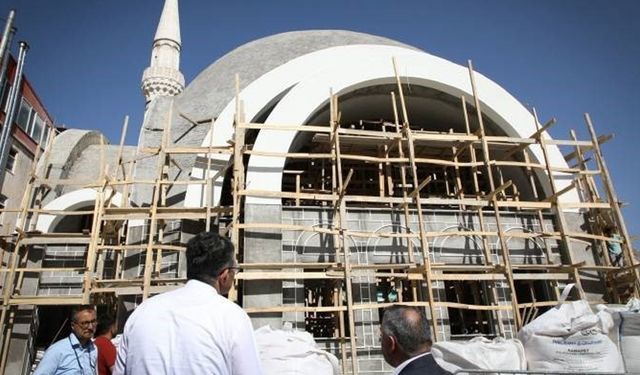 Hakkâri yeni camilere kavuşuyor