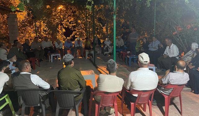 Hakkari DEM Parti 'Barış Sürecini' Köylerde anlatıyor