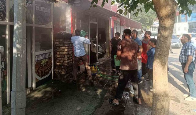 Van’da iş yerinde yangın paniği: İlk müdahaleyi vatandaşlar yaptı