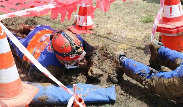 Hakkari UMKE ekibinden tatbikat