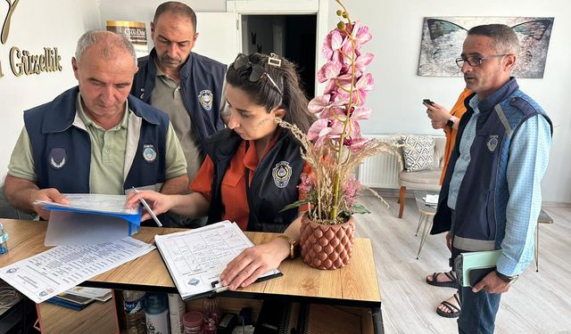 Yüksekova'da Ruhsatsız İşletmeler Mühürlenecek
