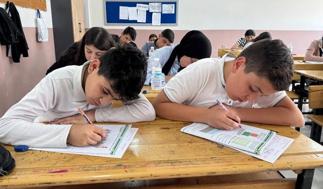 Yüksekova'da  Öğrenciler Hayallerindeki Liseye Yerleşmek İçin Tercih Yapacak