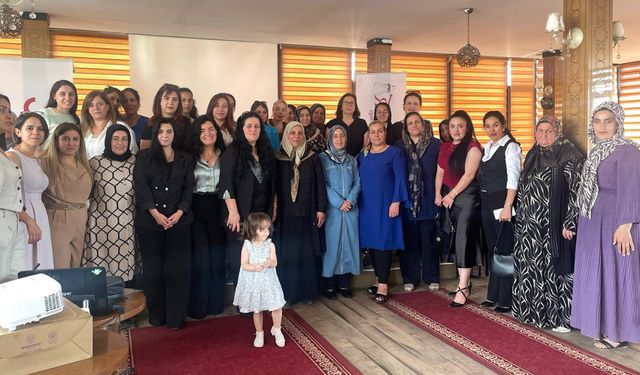 Yüksekova’da Bölgesel Kadın Toplantısı Yoğun Katılımla Gerçekleşti