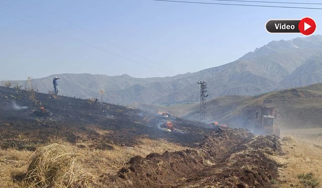 Yüksekova'da Arazi Yangını Kepçe ile Söndürüldü