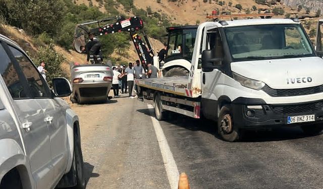 Hakkari’de Freni Boşalan Araç Takla Attı