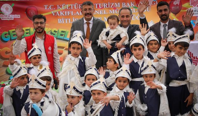Hakkari’de 529 Yıllık Gelenek: Yüzlerce Çocuk  sünnet edildi