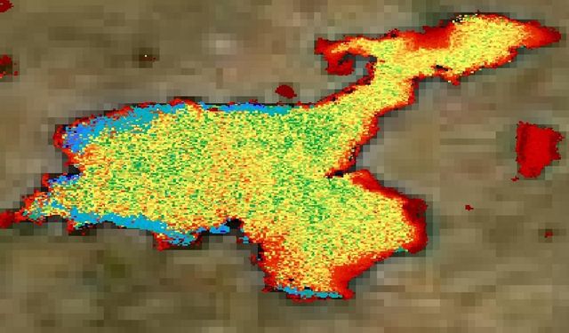 Van Gölü’ndeki kirlilik uydu görüntülerine yansıdı