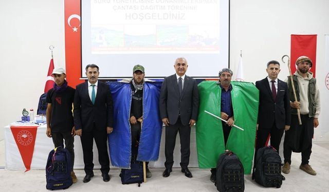 Muş’ta 400 çobana donanımlı ekipman çantası dağıtıldı