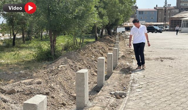 Yüksekova Küçük Sanayi Sitesi Girişinde Çevre Düzenleme Çalışmaları Devam Ediyor