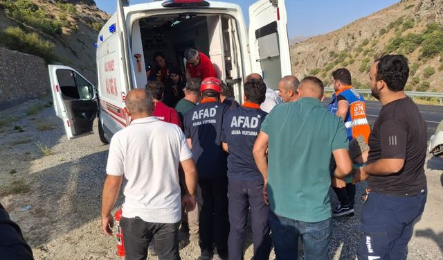 Hakkari-Yüksekova karayolunda Kaza: 1 Yaralı