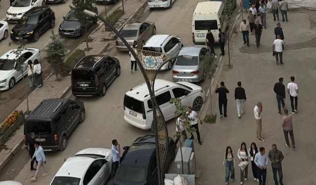 Cengiz Topel Caddesi Trafiğe Teslim: Araçlar ilerlemekte zorlanıyor