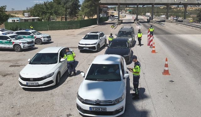 Gaziantep’te 217 araca 300 bin TL trafik idari para cezası